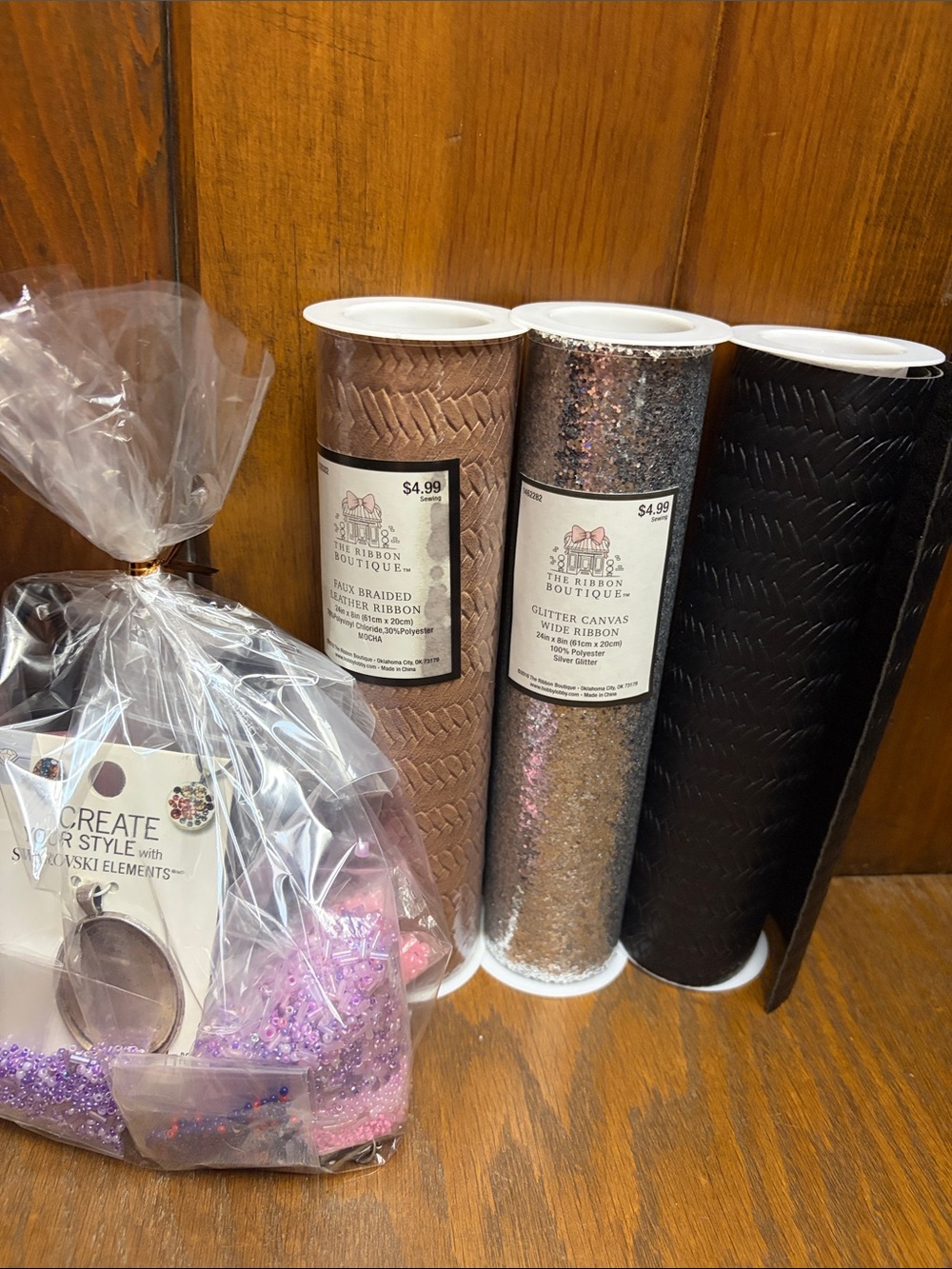 Mystery lot of jewelry/craft supplies.